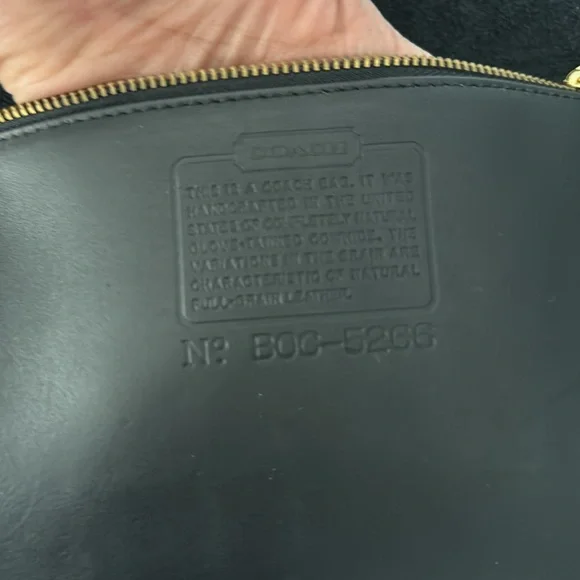 Beekman Black Leather Coach Briefcase with top handle and shoulder strap. 17x12” - Picture 12 of 13